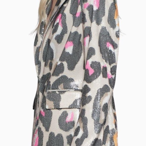 Blazer - Picture 5 of 6